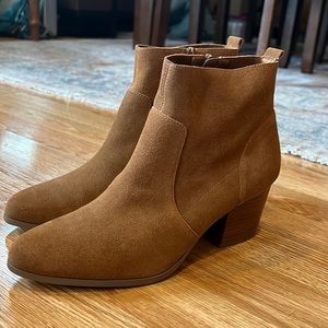 Leather cognac brown heeled booties